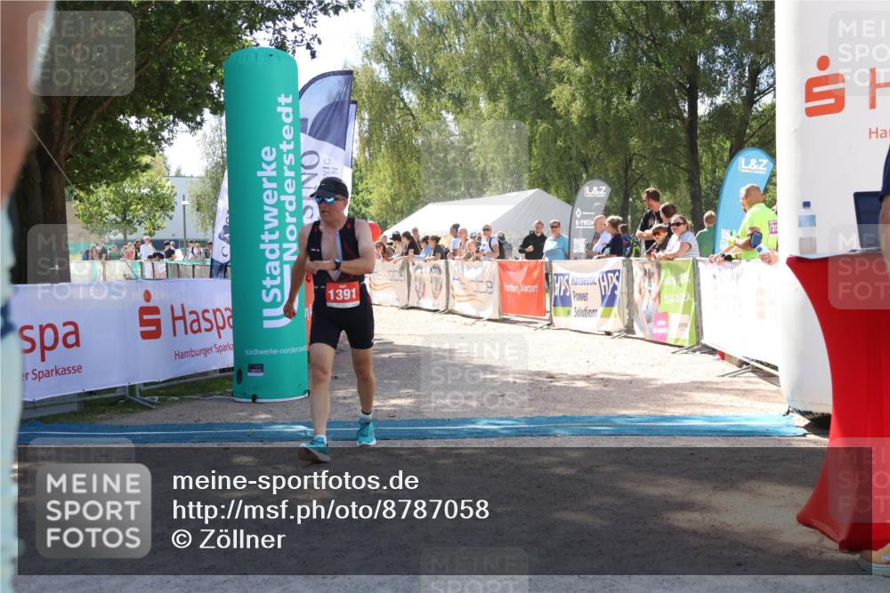 07.09.2025 - 19. Norderstedt Triathlon Zöllner http://msf.ph/oto/8787058 07.09.2025 13:30:05 Ziel 1345, 1391 meine-sportfotos.de