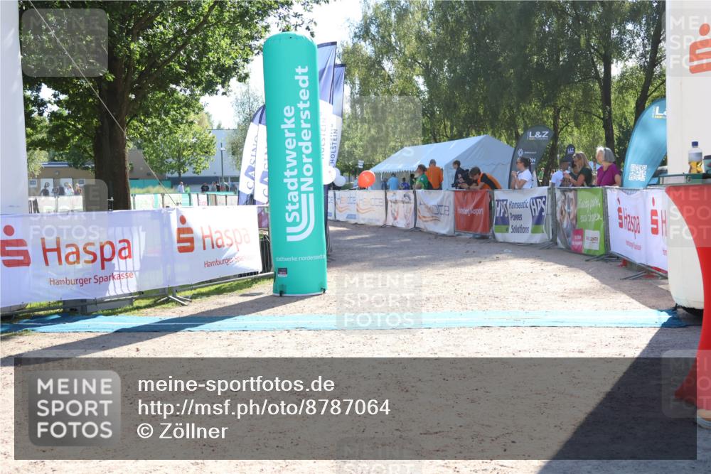 07.09.2025 - 19. Norderstedt Triathlon Zöllner http://msf.ph/oto/8787064 07.09.2025 15:48:10 Ziel  meine-sportfotos.de