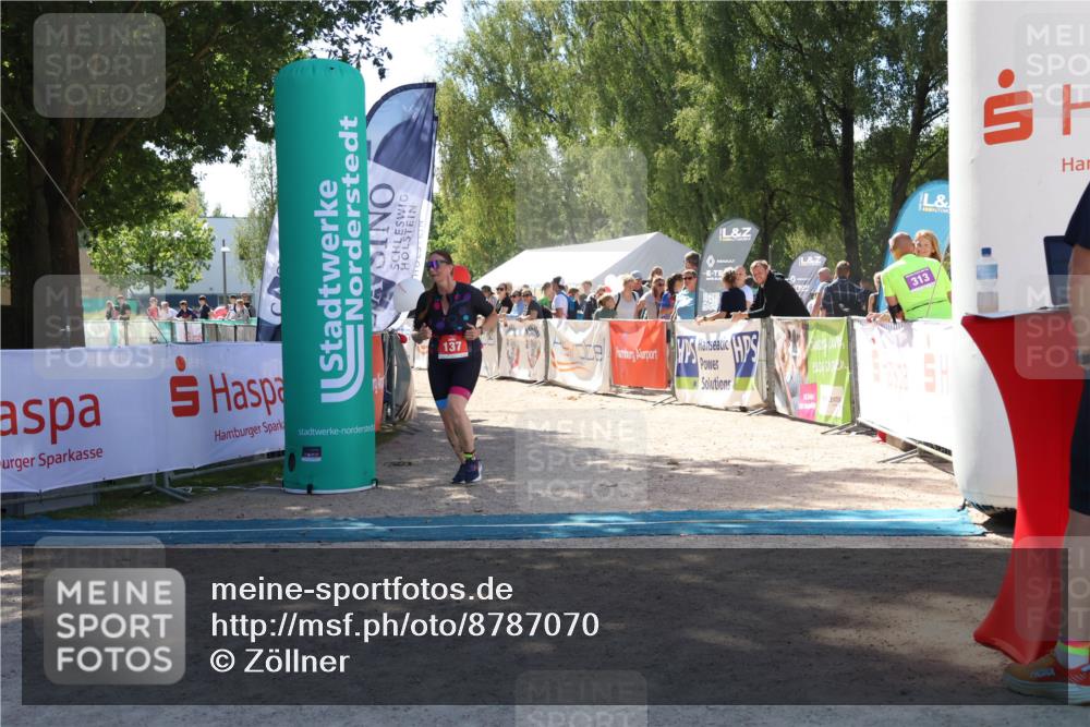 07.09.2025 - 19. Norderstedt Triathlon Zöllner http://msf.ph/oto/8787070 07.09.2025 13:30:49 Ziel 137 meine-sportfotos.de