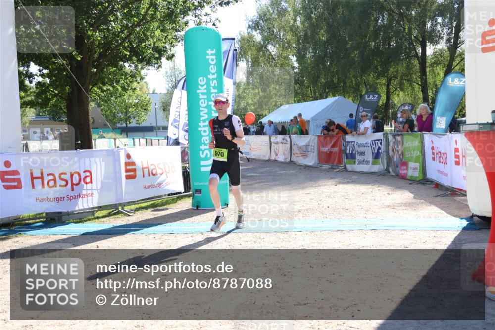 07.09.2025 - 19. Norderstedt Triathlon Zöllner http://msf.ph/oto/8787088 07.09.2025 15:48:49 Ziel 970 meine-sportfotos.de
