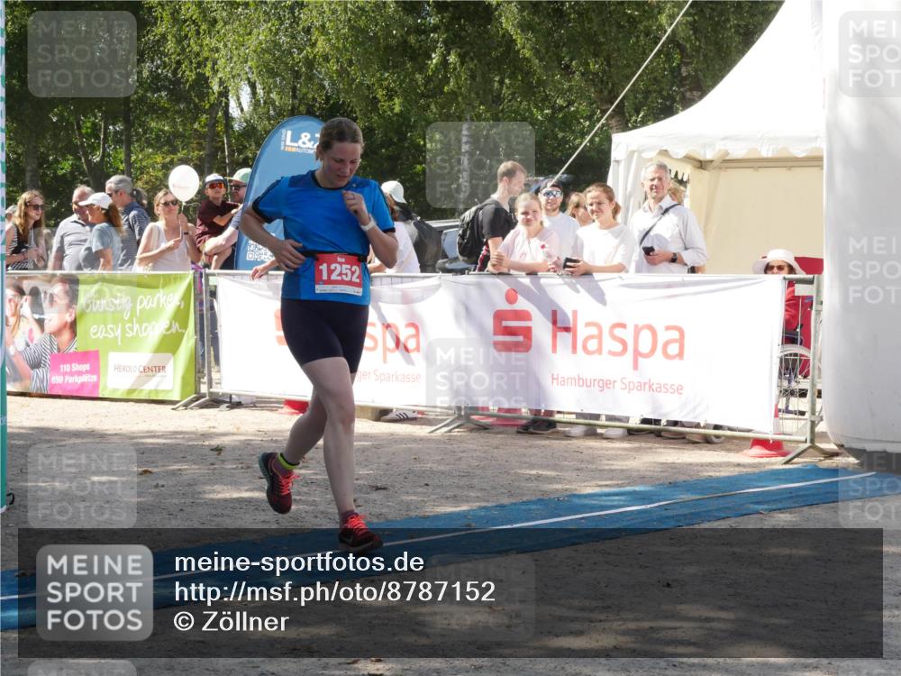 07.09.2025 - 19. Norderstedt Triathlon Zöllner http://msf.ph/oto/8787152 07.09.2025 13:16:14 Ziel 1252 meine-sportfotos.de