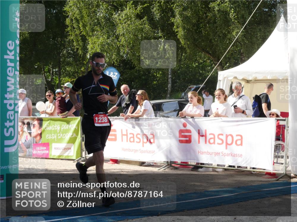 07.09.2025 - 19. Norderstedt Triathlon Zöllner http://msf.ph/oto/8787164 07.09.2025 13:16:58 Ziel 1238 meine-sportfotos.de