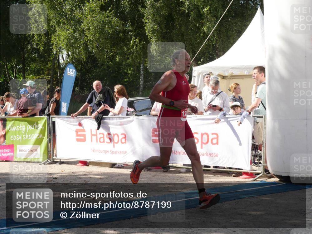 07.09.2025 - 19. Norderstedt Triathlon Zöllner http://msf.ph/oto/8787199 07.09.2025 13:18:22 Ziel 1216 meine-sportfotos.de