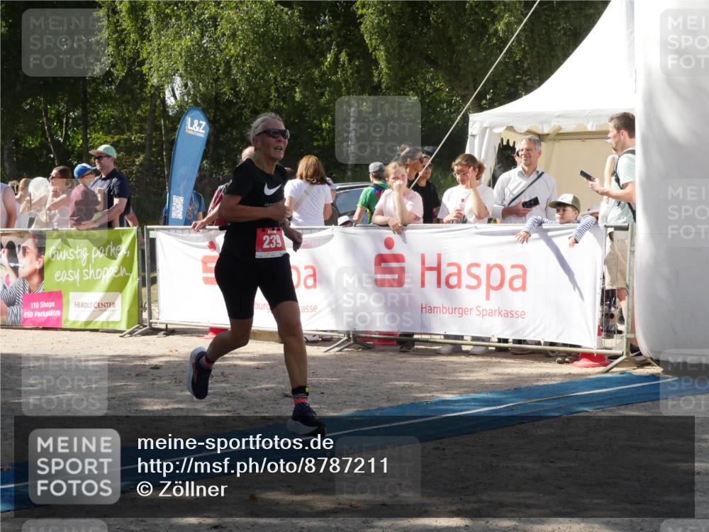 07.09.2025 - 19. Norderstedt Triathlon Zöllner http://msf.ph/oto/8787211 07.09.2025 13:18:29 Ziel 239 meine-sportfotos.de
