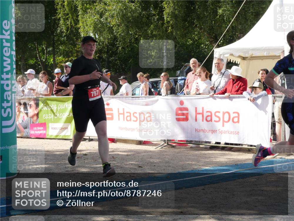 07.09.2025 - 19. Norderstedt Triathlon Zöllner http://msf.ph/oto/8787246 07.09.2025 13:19:31 Ziel 187, 283, 757 meine-sportfotos.de