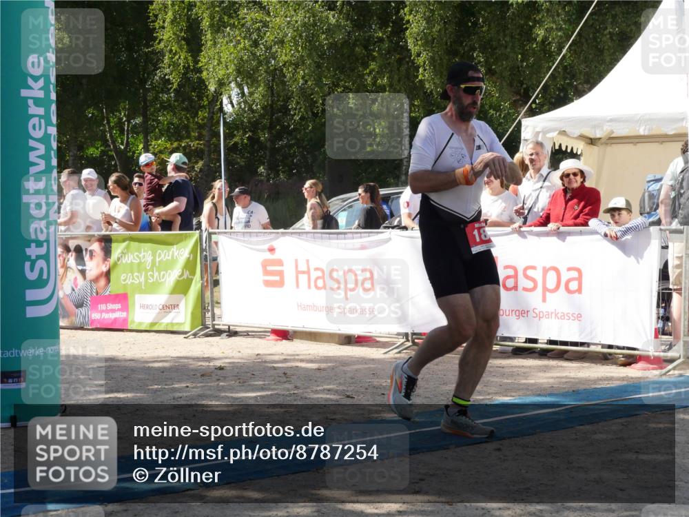 07.09.2025 - 19. Norderstedt Triathlon Zöllner http://msf.ph/oto/8787254 07.09.2025 13:19:33 Ziel 187, 283, 757 meine-sportfotos.de