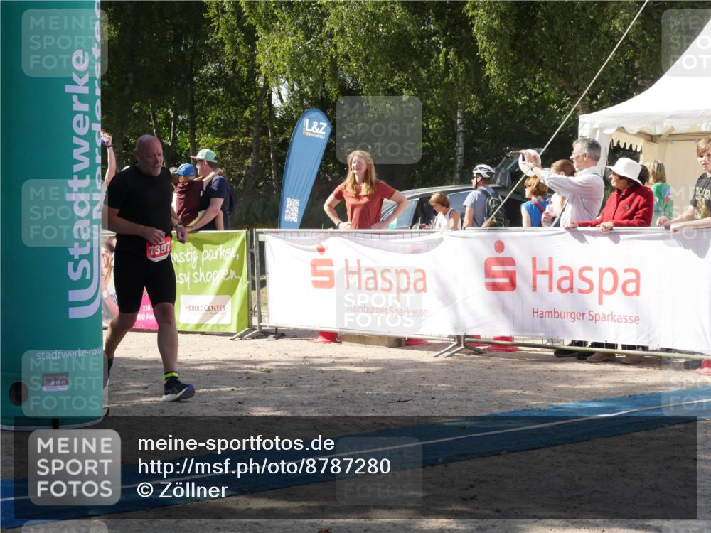 07.09.2025 - 19. Norderstedt Triathlon Zöllner http://msf.ph/oto/8787280 07.09.2025 13:20:32 Ziel 798, 1397 meine-sportfotos.de