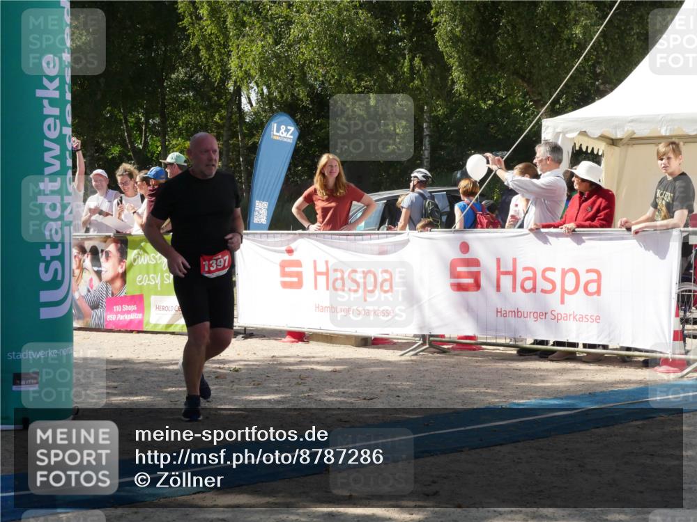 07.09.2025 - 19. Norderstedt Triathlon Zöllner http://msf.ph/oto/8787286 07.09.2025 13:20:33 Ziel 781, 798, 1397 meine-sportfotos.de