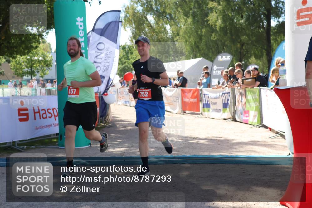 07.09.2025 - 19. Norderstedt Triathlon Zöllner http://msf.ph/oto/8787293 07.09.2025 13:33:33 Ziel 157, 307, 752 meine-sportfotos.de