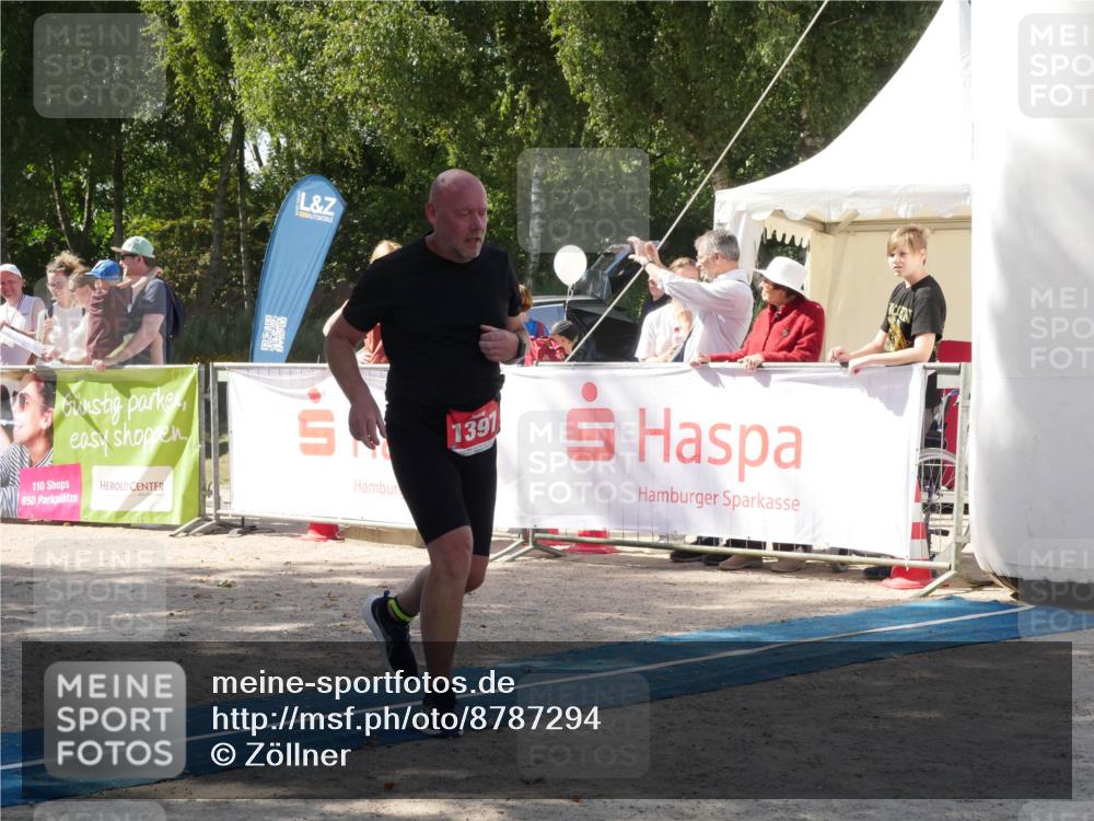 07.09.2025 - 19. Norderstedt Triathlon Zöllner http://msf.ph/oto/8787294 07.09.2025 13:20:33 Ziel 781, 798, 1397 meine-sportfotos.de