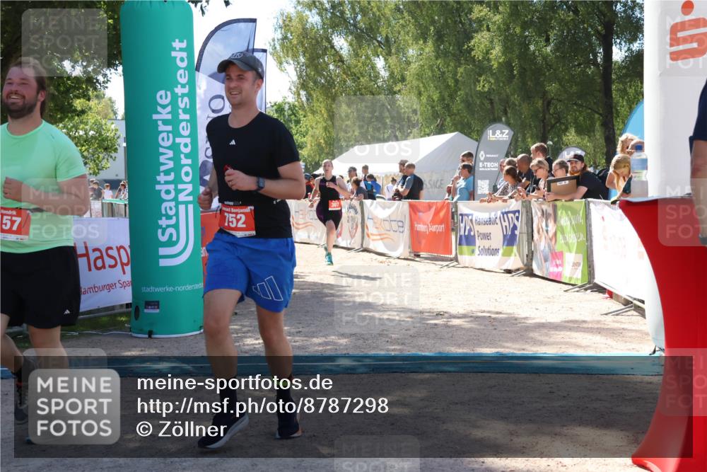 07.09.2025 - 19. Norderstedt Triathlon Zöllner http://msf.ph/oto/8787298 07.09.2025 13:33:34 Ziel 157, 307, 752 meine-sportfotos.de