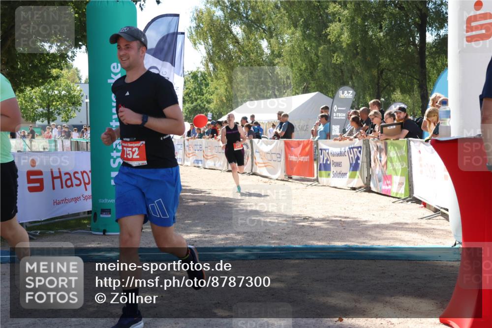 07.09.2025 - 19. Norderstedt Triathlon Zöllner http://msf.ph/oto/8787300 07.09.2025 13:33:34 Ziel 157, 307, 752 meine-sportfotos.de