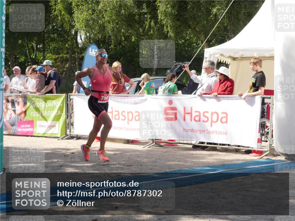 07.09.2025 - 19. Norderstedt Triathlon Zöllner http://msf.ph/oto/8787302 07.09.2025 13:20:36 Ziel 781, 798, 808, 1397 meine-sportfotos.de
