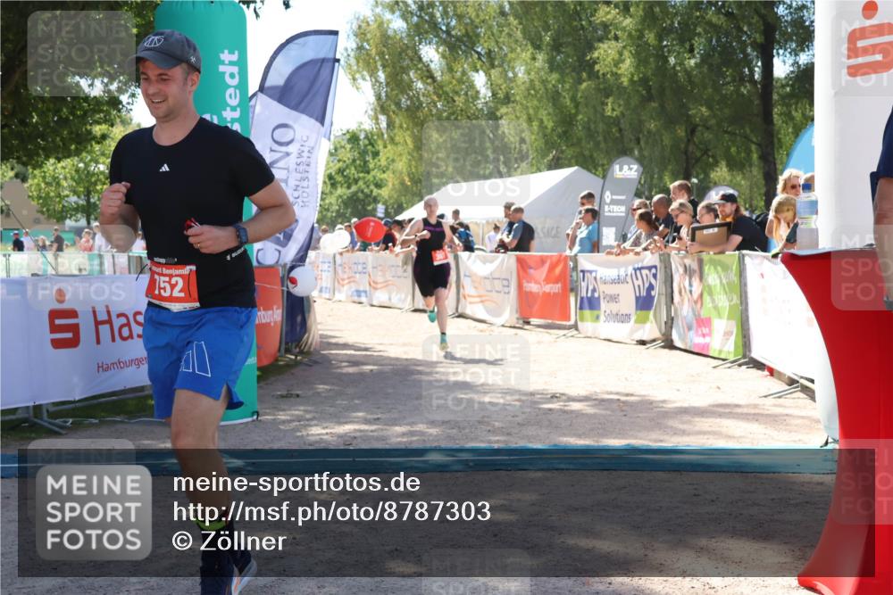 07.09.2025 - 19. Norderstedt Triathlon Zöllner http://msf.ph/oto/8787303 07.09.2025 13:33:34 Ziel 157, 307, 752 meine-sportfotos.de