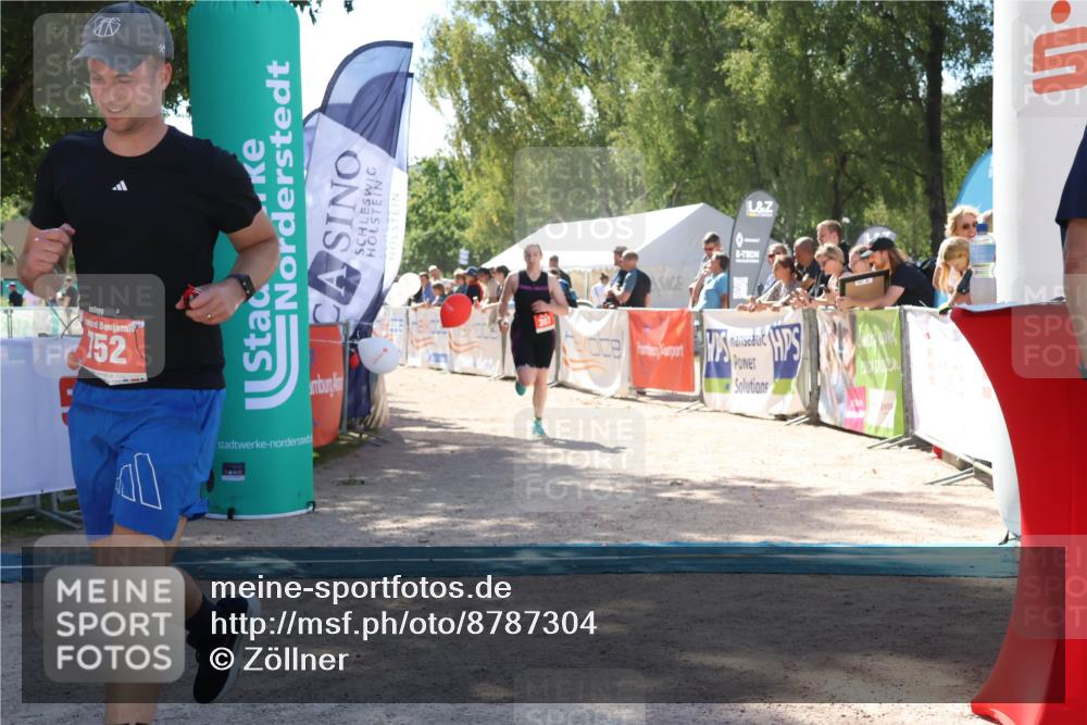 07.09.2025 - 19. Norderstedt Triathlon Zöllner http://msf.ph/oto/8787304 07.09.2025 13:33:35 Ziel 157, 307, 752 meine-sportfotos.de