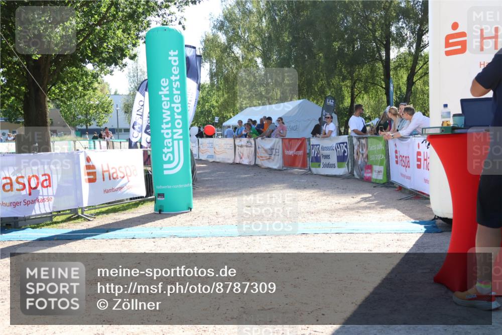 07.09.2025 - 19. Norderstedt Triathlon Zöllner http://msf.ph/oto/8787309 07.09.2025 15:52:05 Ziel  meine-sportfotos.de