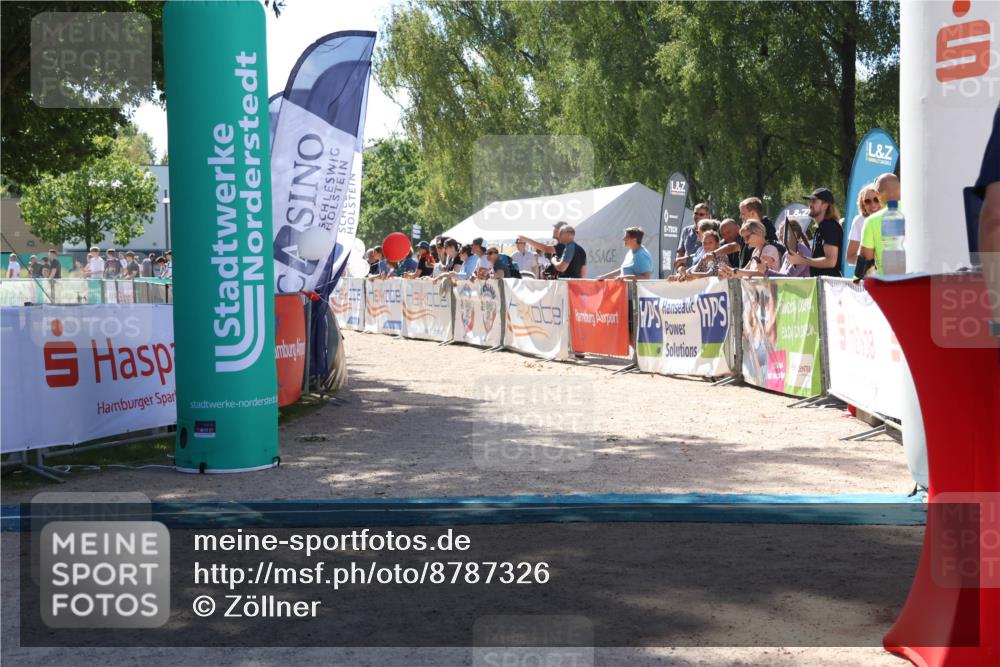 07.09.2025 - 19. Norderstedt Triathlon Zöllner http://msf.ph/oto/8787326 07.09.2025 13:33:41 Ziel 307, 1221 meine-sportfotos.de