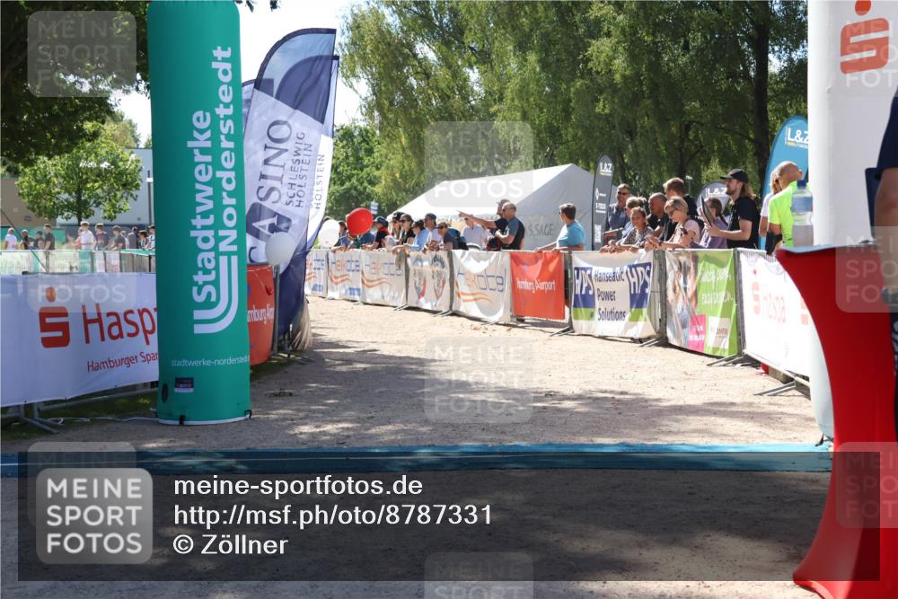 07.09.2025 - 19. Norderstedt Triathlon Zöllner http://msf.ph/oto/8787331 07.09.2025 13:33:42 Ziel 307, 1221 meine-sportfotos.de