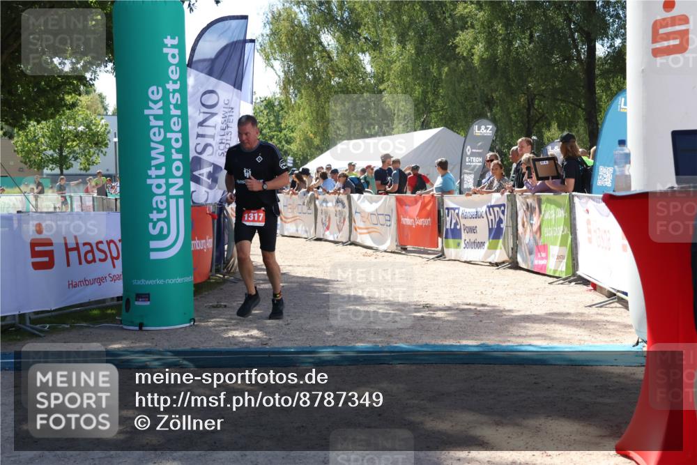07.09.2025 - 19. Norderstedt Triathlon Zöllner http://msf.ph/oto/8787349 07.09.2025 13:33:59 Ziel 1317 meine-sportfotos.de
