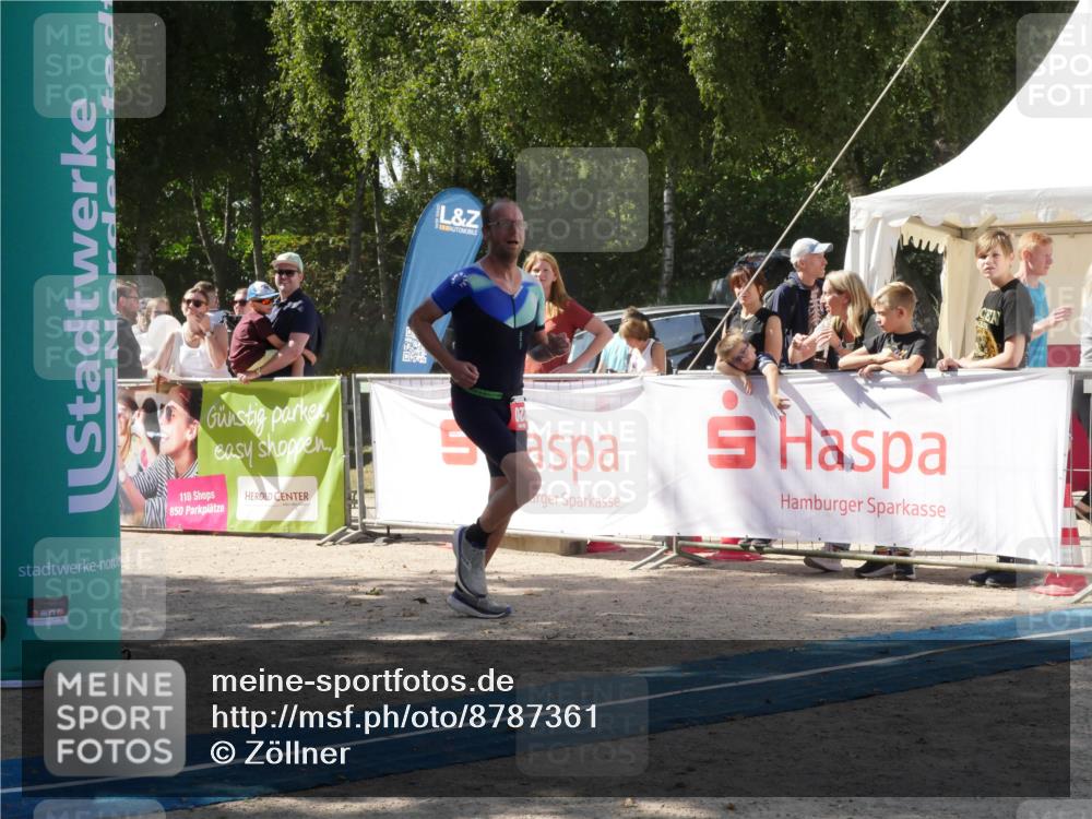 07.09.2025 - 19. Norderstedt Triathlon Zöllner http://msf.ph/oto/8787361 07.09.2025 13:21:57 Ziel 220, 249, 301, 1373 meine-sportfotos.de