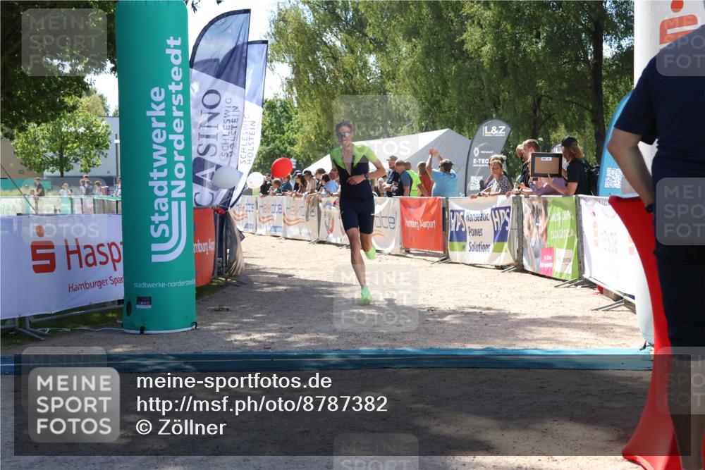 07.09.2025 - 19. Norderstedt Triathlon Zöllner http://msf.ph/oto/8787382 07.09.2025 13:34:05 Ziel 275, 1317 meine-sportfotos.de