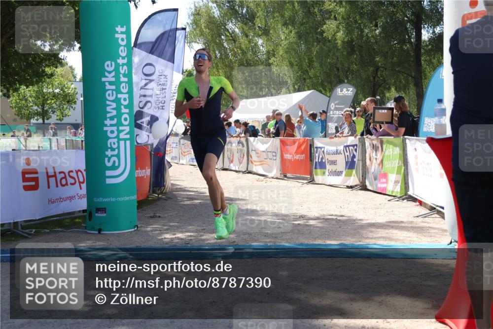 07.09.2025 - 19. Norderstedt Triathlon Zöllner http://msf.ph/oto/8787390 07.09.2025 13:34:06 Ziel 275, 707 meine-sportfotos.de