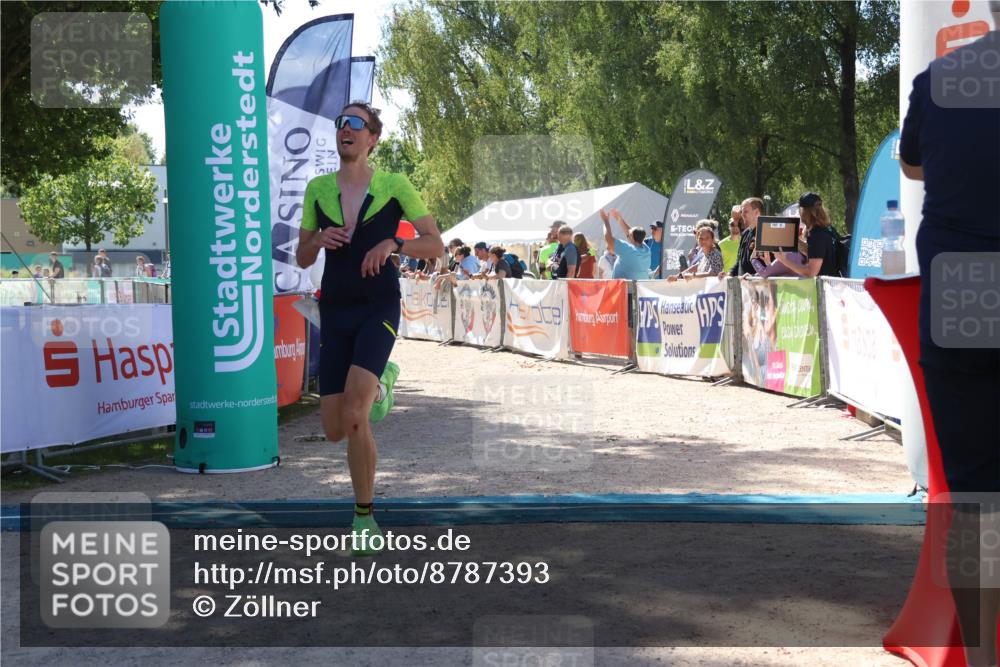 07.09.2025 - 19. Norderstedt Triathlon Zöllner http://msf.ph/oto/8787393 07.09.2025 13:34:07 Ziel 275, 707 meine-sportfotos.de