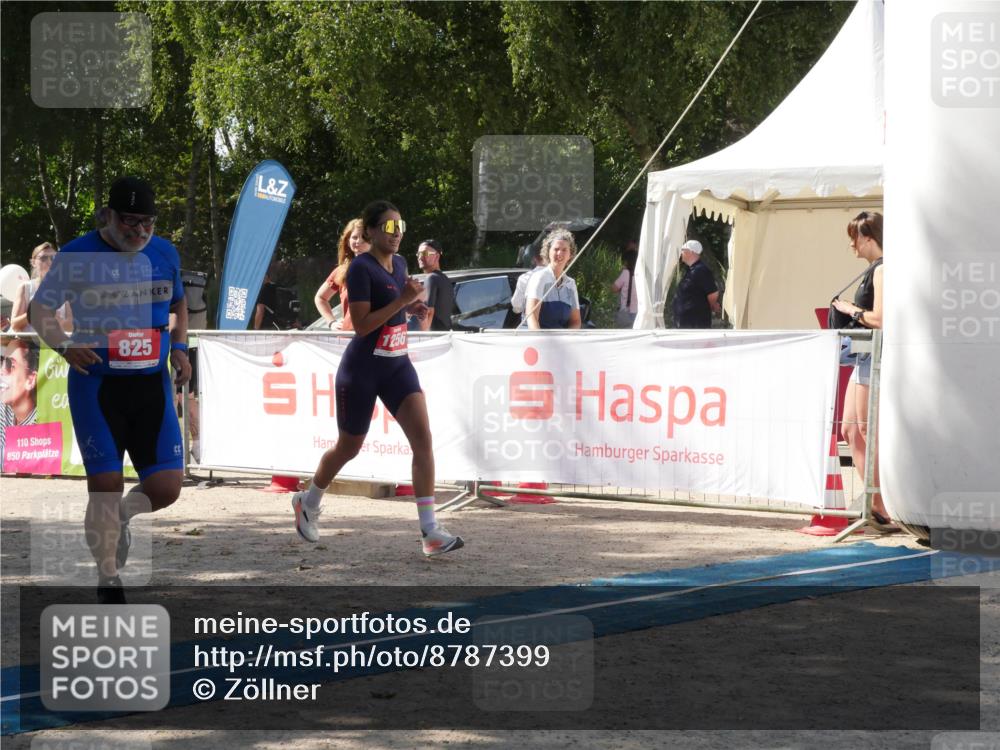 07.09.2025 - 19. Norderstedt Triathlon Zöllner http://msf.ph/oto/8787399 07.09.2025 13:22:45 Ziel 825, 1256 meine-sportfotos.de