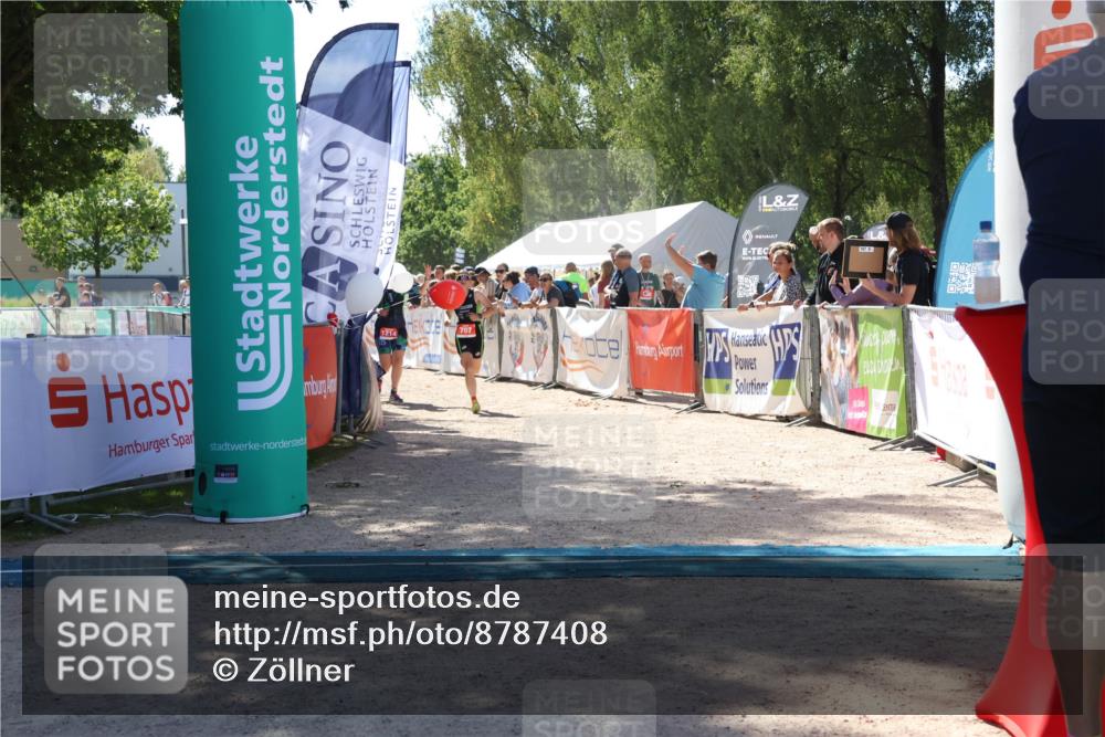 07.09.2025 - 19. Norderstedt Triathlon Zöllner http://msf.ph/oto/8787408 07.09.2025 13:34:08 Ziel 275, 707, 1214 meine-sportfotos.de