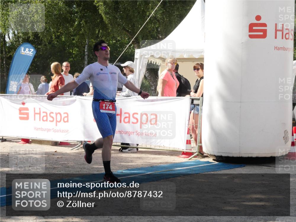 07.09.2025 - 19. Norderstedt Triathlon Zöllner http://msf.ph/oto/8787432 07.09.2025 13:24:05 Ziel 174, 1234 meine-sportfotos.de