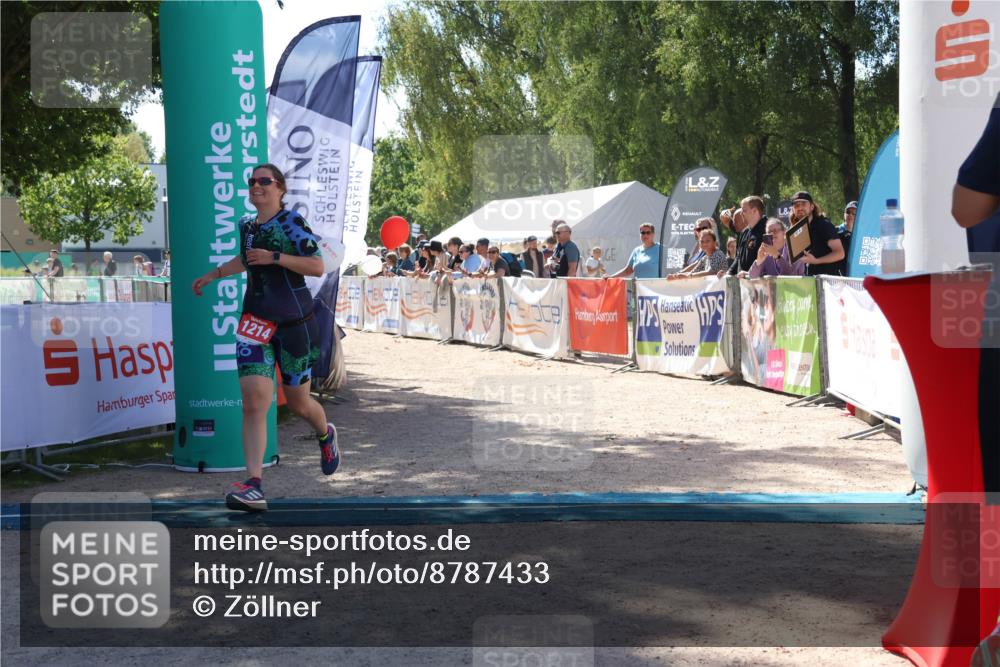 07.09.2025 - 19. Norderstedt Triathlon Zöllner http://msf.ph/oto/8787433 07.09.2025 13:34:13 Ziel 707, 1214 meine-sportfotos.de