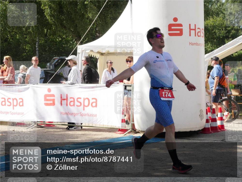 07.09.2025 - 19. Norderstedt Triathlon Zöllner http://msf.ph/oto/8787441 07.09.2025 13:24:06 Ziel 174, 1234 meine-sportfotos.de