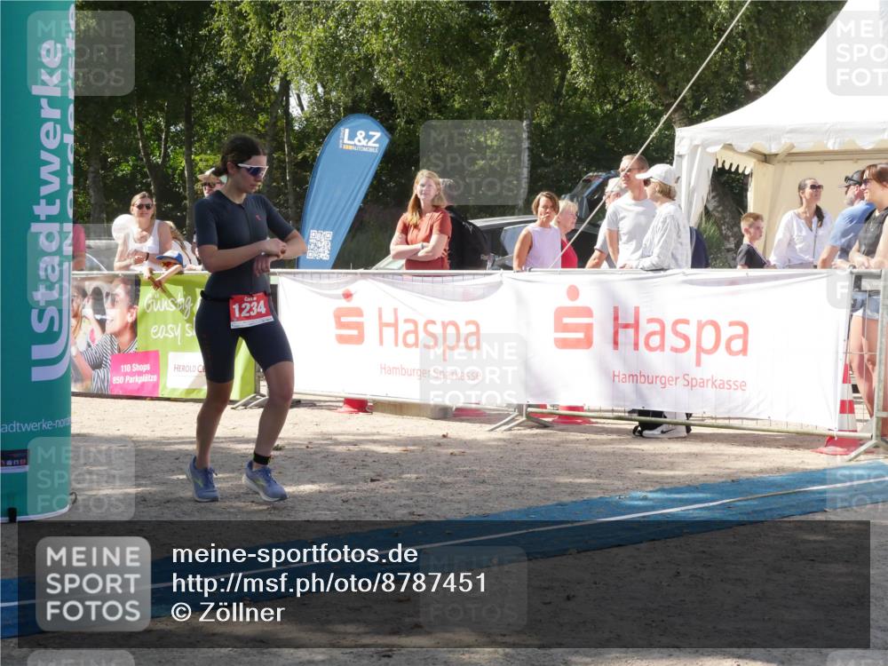 07.09.2025 - 19. Norderstedt Triathlon Zöllner http://msf.ph/oto/8787451 07.09.2025 13:24:08 Ziel 174, 1234 meine-sportfotos.de