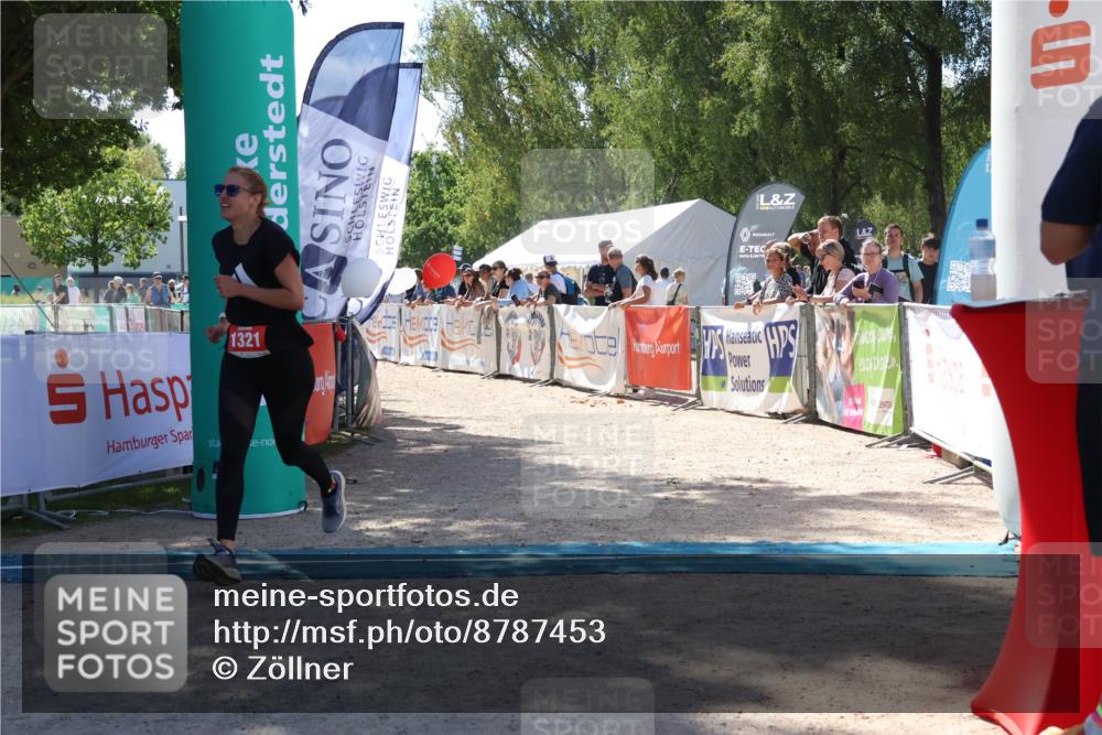 07.09.2025 - 19. Norderstedt Triathlon Zöllner http://msf.ph/oto/8787453 07.09.2025 13:34:26 Ziel 1321 meine-sportfotos.de