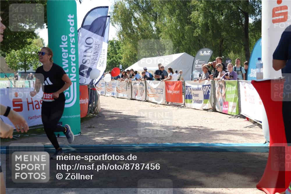 07.09.2025 - 19. Norderstedt Triathlon Zöllner http://msf.ph/oto/8787456 07.09.2025 13:34:26 Ziel 1321 meine-sportfotos.de