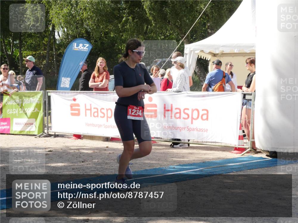 07.09.2025 - 19. Norderstedt Triathlon Zöllner http://msf.ph/oto/8787457 07.09.2025 13:24:09 Ziel 174, 1234 meine-sportfotos.de
