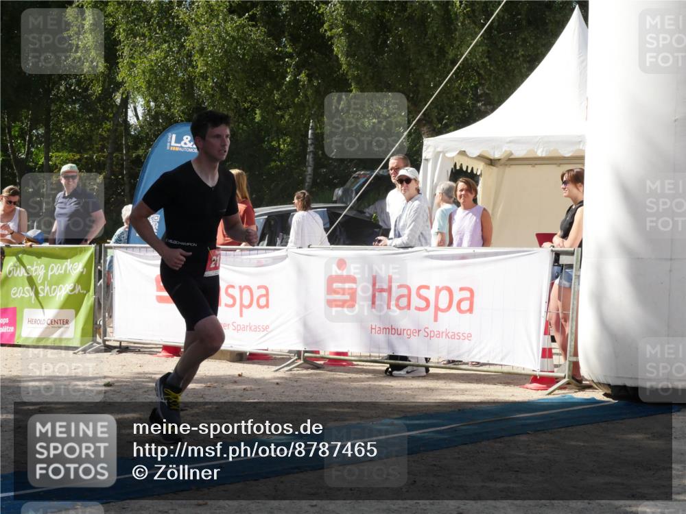 07.09.2025 - 19. Norderstedt Triathlon Zöllner http://msf.ph/oto/8787465 07.09.2025 13:24:21 Ziel  meine-sportfotos.de