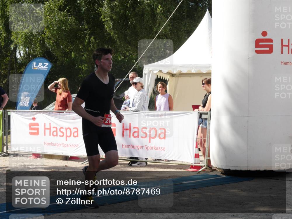 07.09.2025 - 19. Norderstedt Triathlon Zöllner http://msf.ph/oto/8787469 07.09.2025 13:24:21 Ziel  meine-sportfotos.de