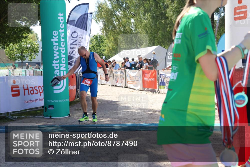 07.09.2025 - 19. Norderstedt Triathlon Zöllner http://msf.ph/oto/8787490 07.09.2025 13:34:39 Ziel 750 meine-sportfotos.de