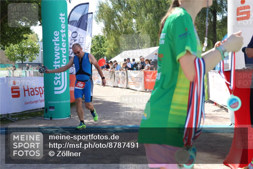 07.09.2025 - 19. Norderstedt Triathlon Zöllner http://msf.ph/oto/8787491 07.09.2025 13:34:39 Ziel 750 meine-sportfotos.de