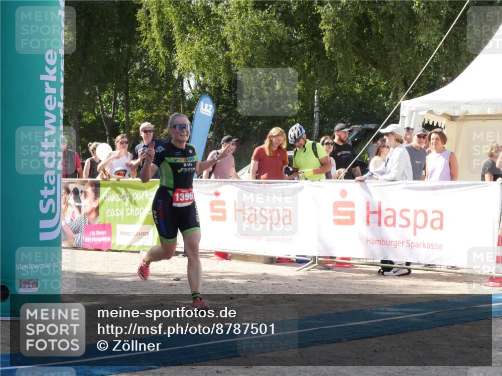 07.09.2025 - 19. Norderstedt Triathlon Zöllner http://msf.ph/oto/8787501 07.09.2025 13:25:14 Ziel 1366, 1396 meine-sportfotos.de