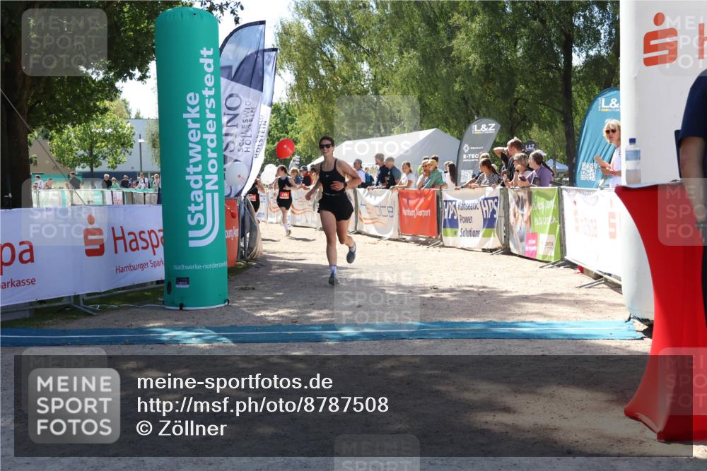 07.09.2025 - 19. Norderstedt Triathlon Zöllner http://msf.ph/oto/8787508 07.09.2025 13:35:14 Ziel 175, 272, 1374 meine-sportfotos.de