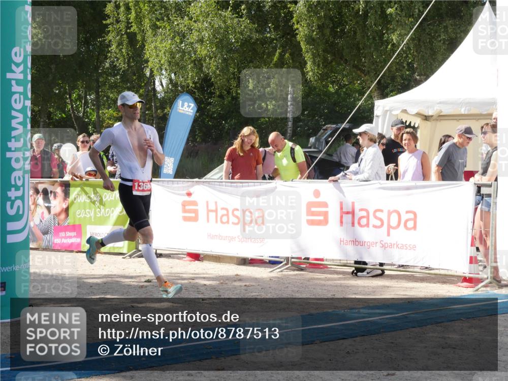 07.09.2025 - 19. Norderstedt Triathlon Zöllner http://msf.ph/oto/8787513 07.09.2025 13:25:16 Ziel 1366, 1396 meine-sportfotos.de