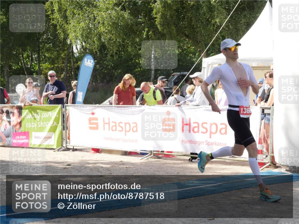 07.09.2025 - 19. Norderstedt Triathlon Zöllner http://msf.ph/oto/8787518 07.09.2025 13:25:17 Ziel 1366, 1396 meine-sportfotos.de