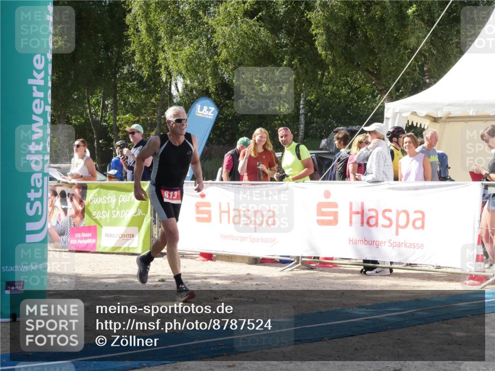 07.09.2025 - 19. Norderstedt Triathlon Zöllner http://msf.ph/oto/8787524 07.09.2025 13:25:31 Ziel 813 meine-sportfotos.de