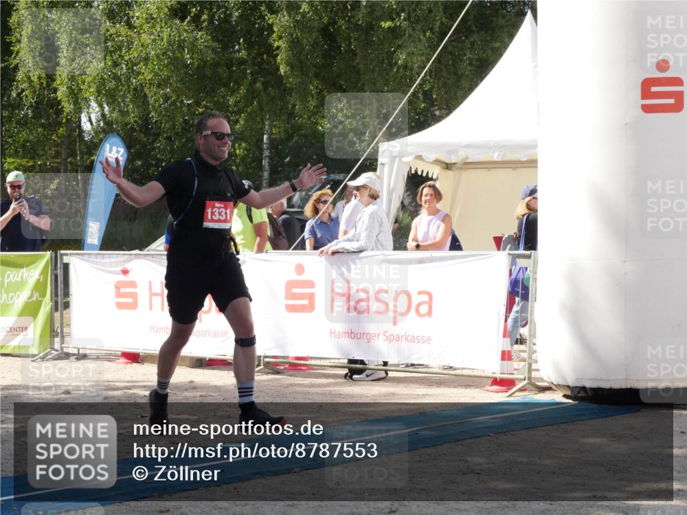 07.09.2025 - 19. Norderstedt Triathlon Zöllner http://msf.ph/oto/8787553 07.09.2025 13:26:08 Ziel 1331 meine-sportfotos.de