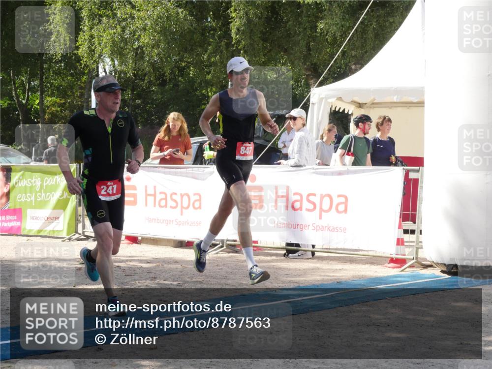 07.09.2025 - 19. Norderstedt Triathlon Zöllner http://msf.ph/oto/8787563 07.09.2025 13:26:33 Ziel 247, 847 meine-sportfotos.de