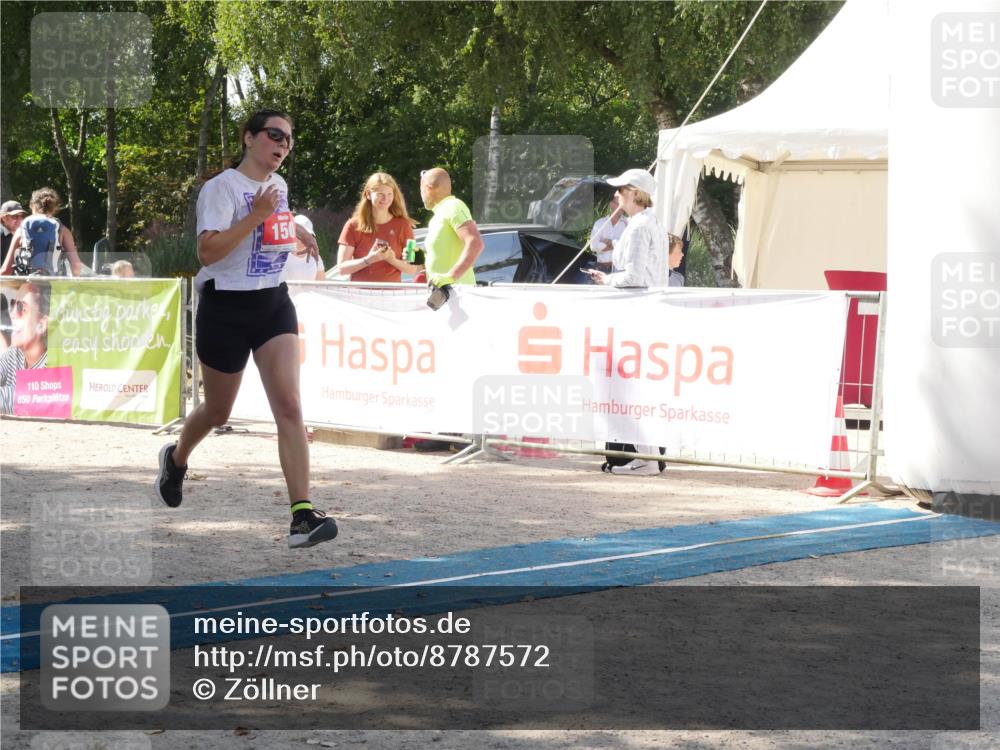 07.09.2025 - 19. Norderstedt Triathlon Zöllner http://msf.ph/oto/8787572 07.09.2025 13:26:49 Ziel 150 meine-sportfotos.de