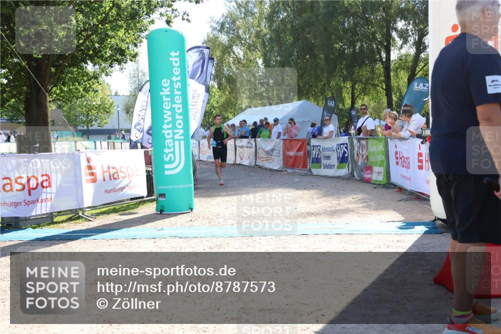 07.09.2025 - 19. Norderstedt Triathlon Zöllner http://msf.ph/oto/8787573 07.09.2025 15:56:07 Ziel 417 meine-sportfotos.de