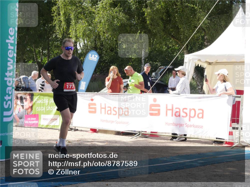 07.09.2025 - 19. Norderstedt Triathlon Zöllner http://msf.ph/oto/8787589 07.09.2025 13:27:25 Ziel 177 meine-sportfotos.de